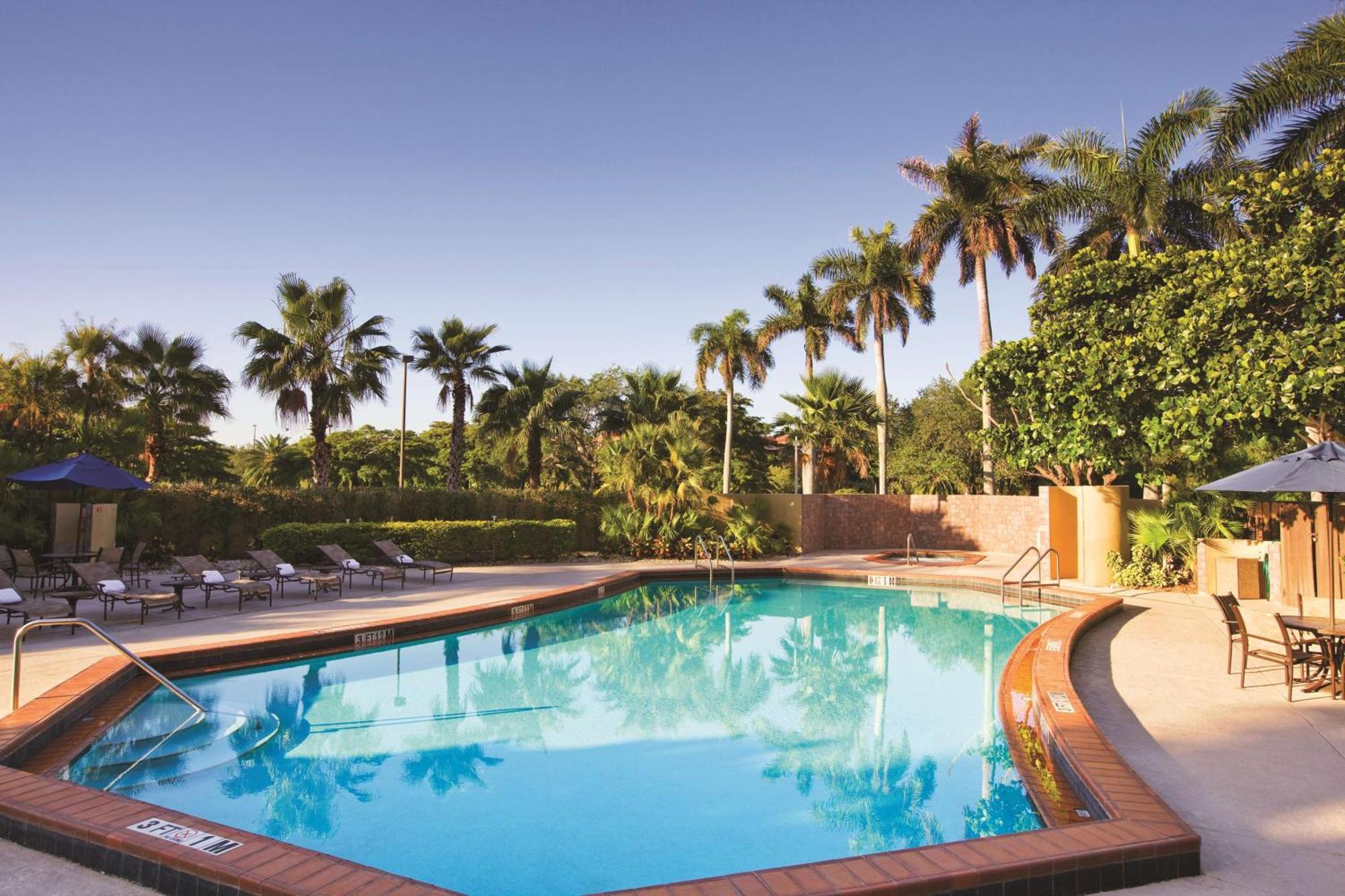 Doubletree By Hilton Hotel Miami Airport & Convention Center Miami Springs Exterior foto